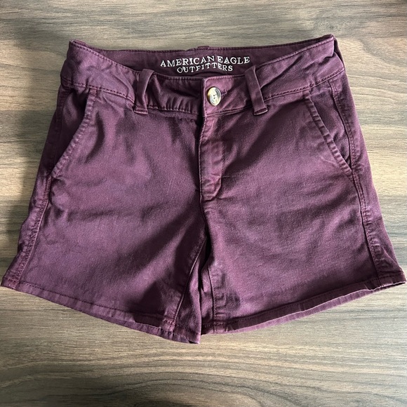 American Eagle Women’s Midi AEO Twill Super Stretch Maroon Shorts Size 2 - Picture 3 of 13